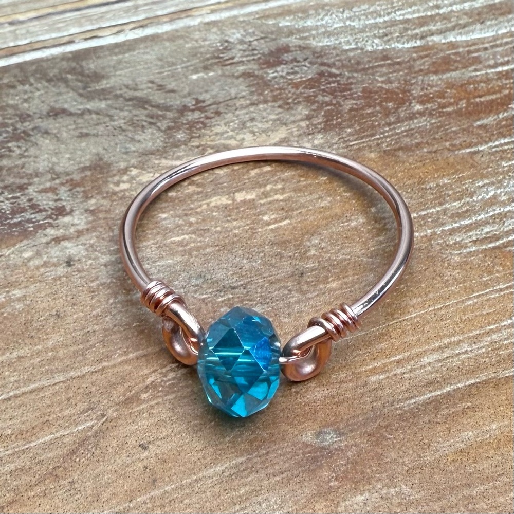 Hand Crafted Copper Wire Ring With Turquoise Blue Faceted Glass Bead Size 13 NEW